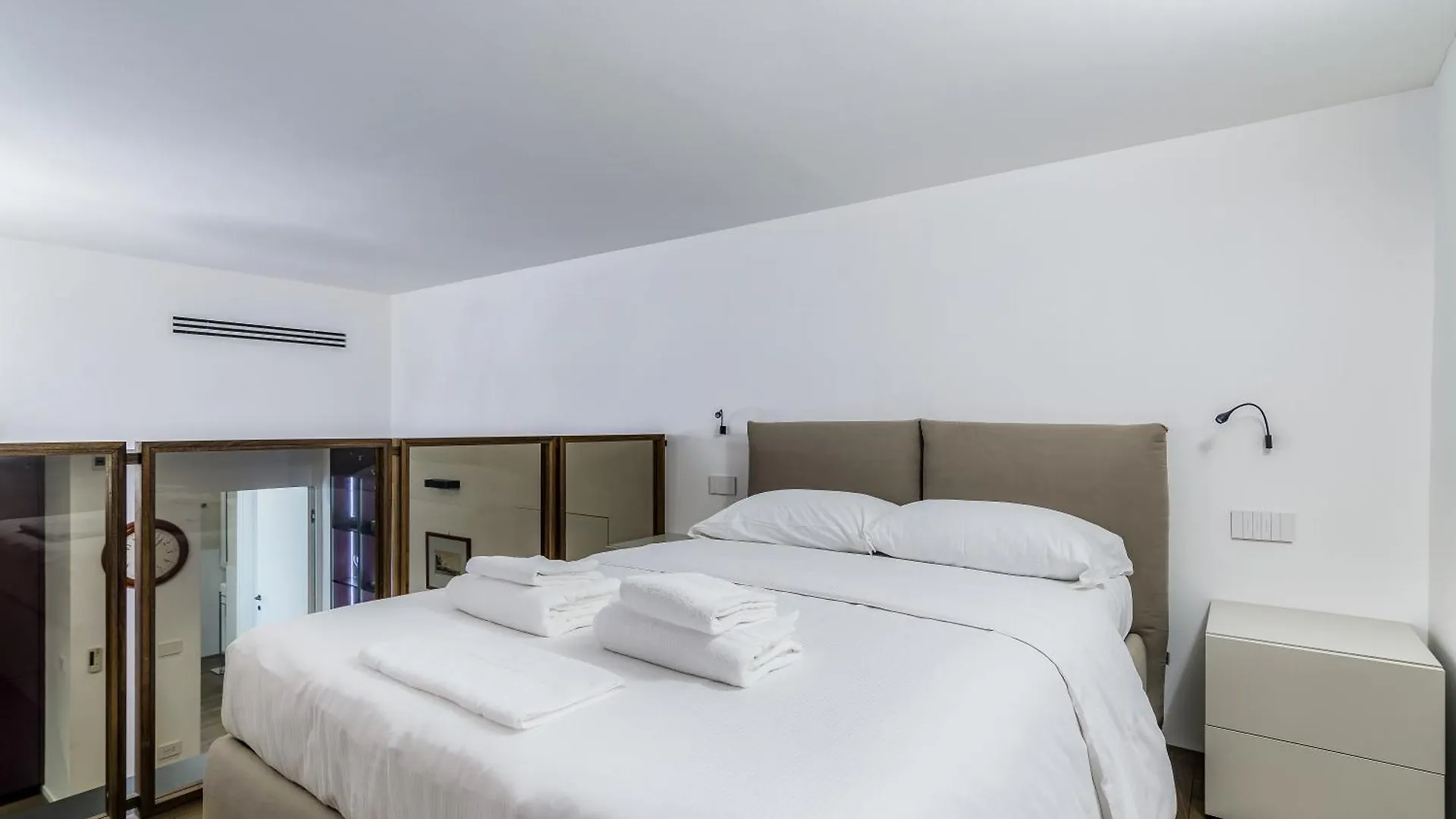 Luxury Duplex Corso Magenta Milano 4Pax-Wifi-Tasso Lägenhet Italien